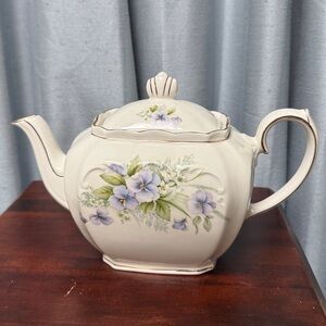 Vintage Sadler Windsor Cube Purple Pansies Teapot with Lid  England
